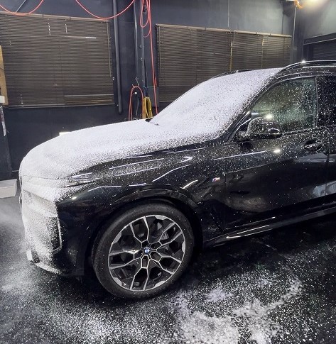 BMW　X7　Ｇguardガラスコーティング３層＋ホイールコーティング　親水コーティング