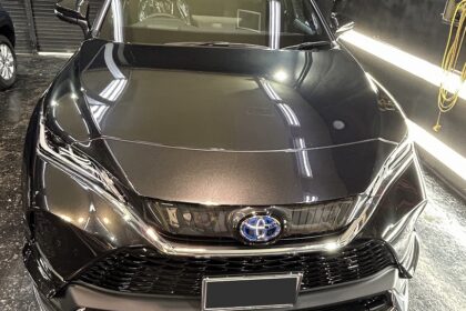 TOYOTAハリアーにＧguardガラスコーティング5層（親水）とホイールコーティング施工