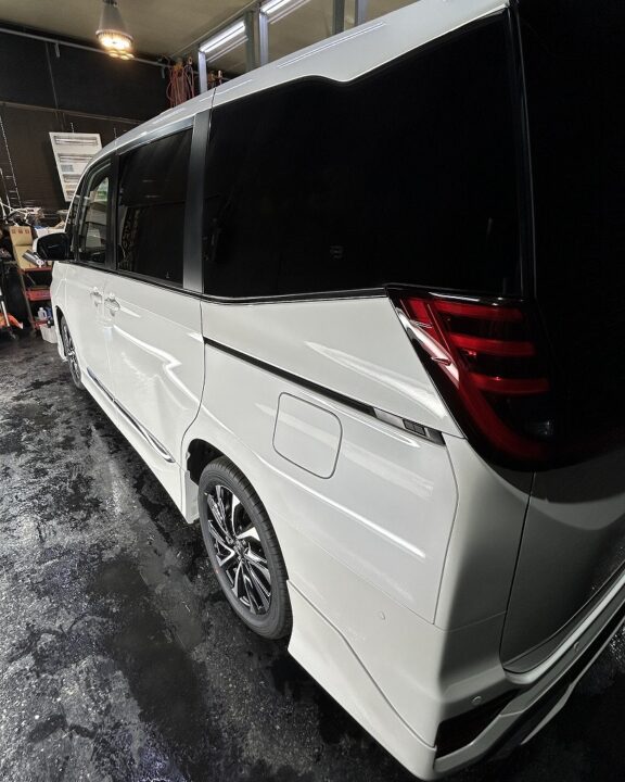 TOYOTAノアセラミックコーティングSystemXPRO施工