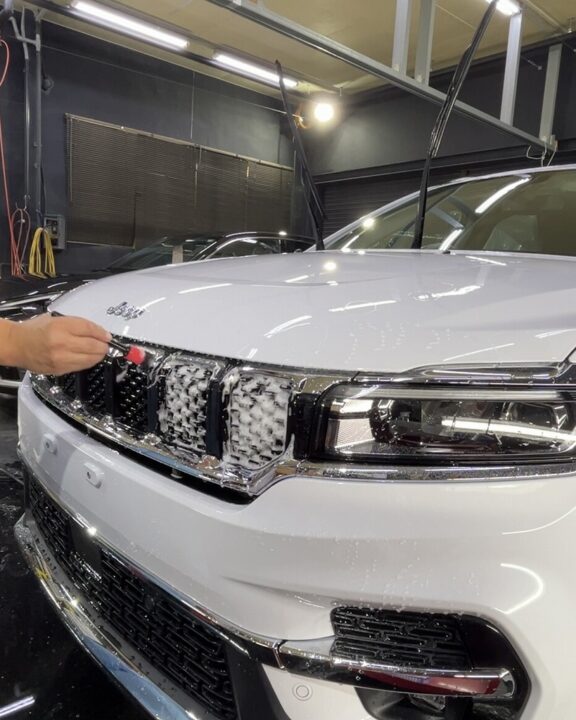 jeep コマンダーセラミックコーティングSystemXPRO施工前洗車・グリル洗浄