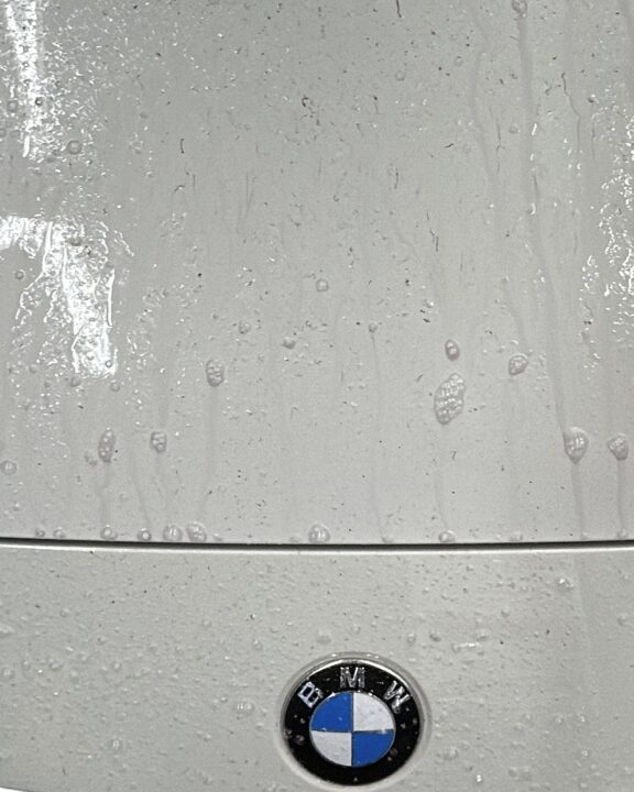 BMW　Z4　Ｇguardガラスコーティング施工前鉄粉落とし化学反応で鉄粉が変色しうきでてくる