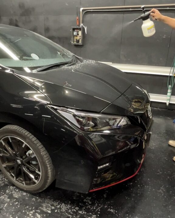 NISSANリーフnismoＧguardガラスコーティング３層（親水）施工前鉄粉除去