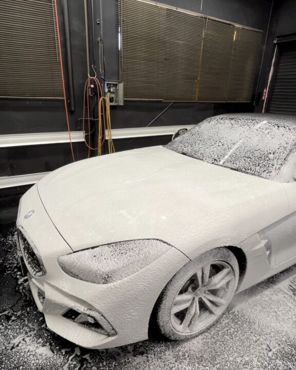BMW　Z4　Ｇguardガラスコーティング３層（親水）磨き（ミドルフィニッシュ）＋ホイールコーティング施工前洗車