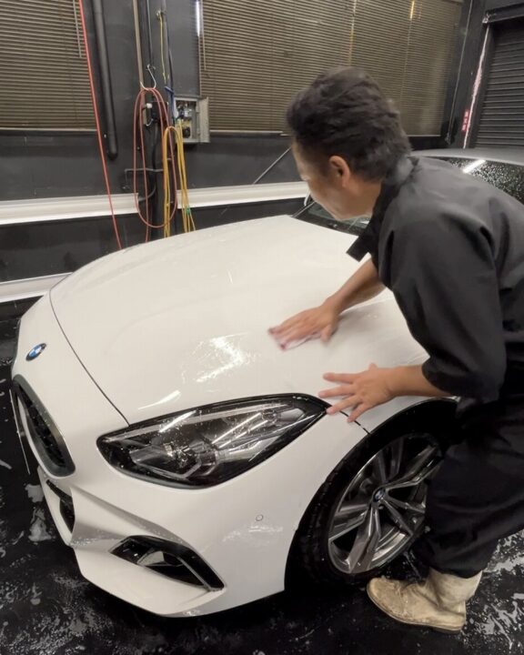 BMW　Z4　Ｇguardガラスコーティング３層（親水）磨き（ミドルフィニッシュ）＋ホイールコーティング施工前粘土タオルで付着物除去