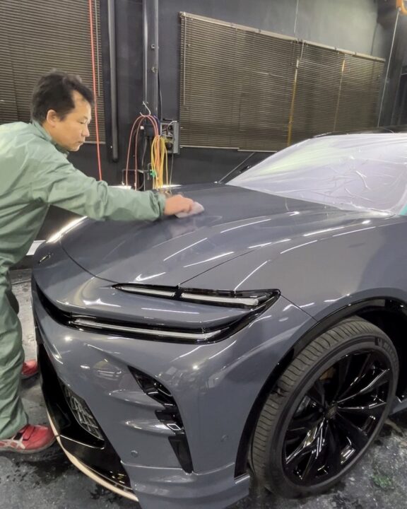 TOYOTAクラウンスポーツセラミックコーティングSystemXPRO施工前専用プライマー塗布