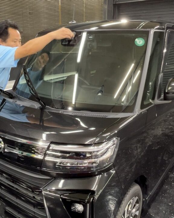 DAIHATSU タントSystemXフロントガラス撥水コーティング施工