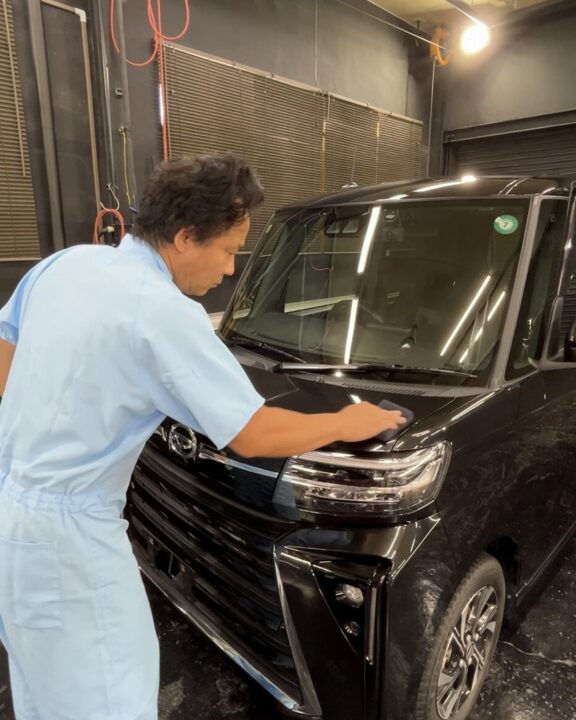 DAIHATSU タントセラミックコーティングSystemX CrystalSSとフロントガラス撥水コーティング施工前コーティング専用プライマー塗布