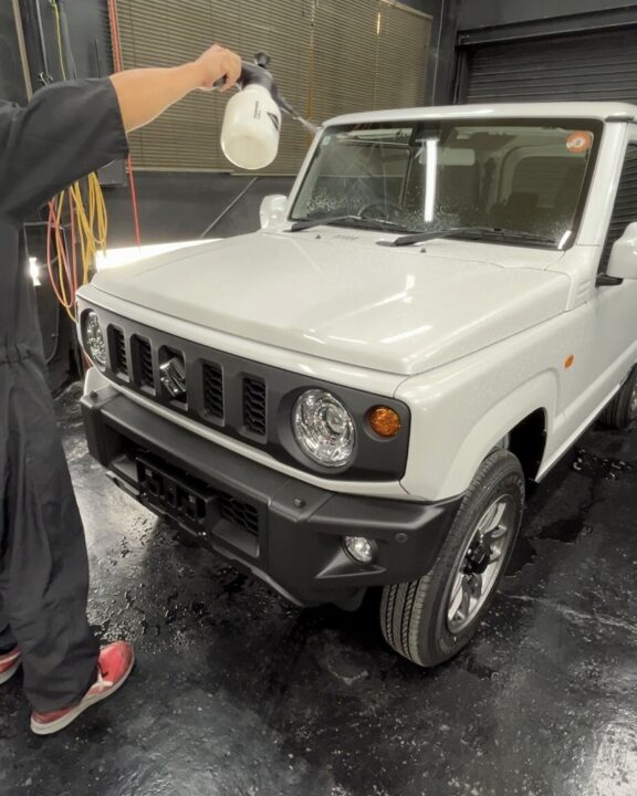 SUZUKI　ジムニーＧguardガラスコーティング３層（親水）施工前鉄粉除去剤を使って鉄粉除去