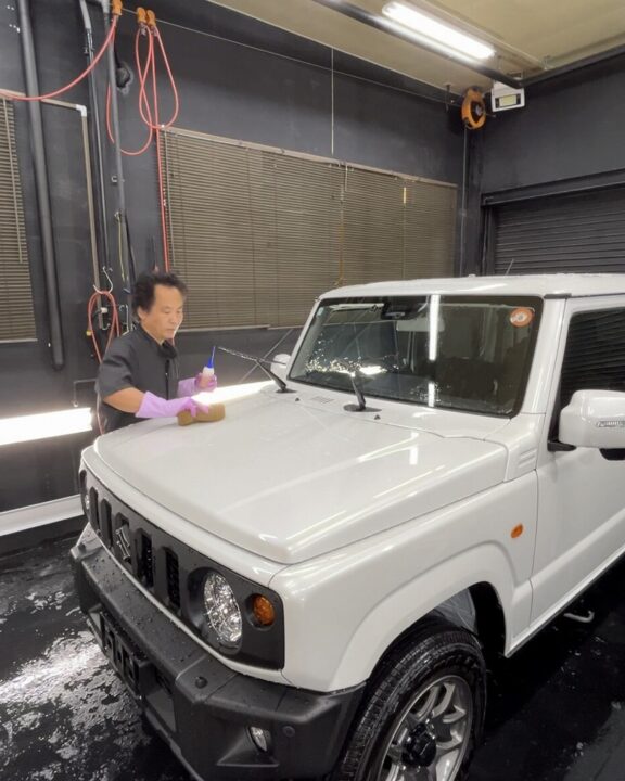 SUZUKI　ジムニーＧguardガラスコーティング３層（親水）施工前溶剤を使って付着物除去
