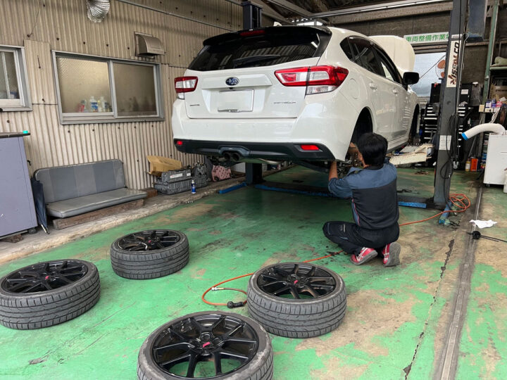 スバル インプレッサ 車検整備 タイヤ交換
