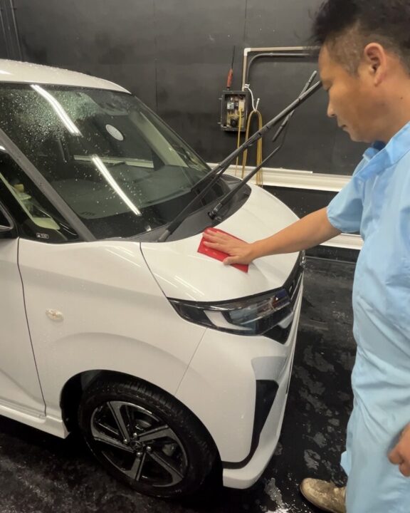 DAIHATSUムーブ　セラミックコーティングSystemXMAXG⁺とホイールコーティング施工前粘土タオルで付着物除去