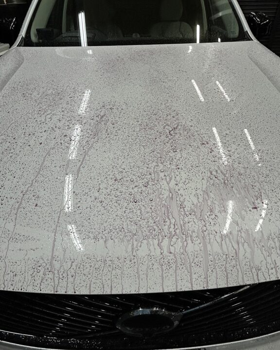 ボルボXC90Gguardガラスコーティング3層(親水)+ホイールコーティング施工前鉄粉除去