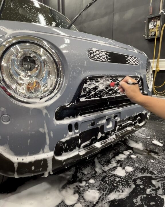 SUZUKI ラパン セラミックコーティング SystemXCrystalSS 施工前グリル細部まで洗浄
