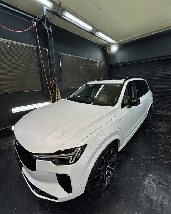 ボルボXC90Gguardガラスコーティング3層(親水)+ホイールコーティング+サンルーフコーティング+シートコーティング
