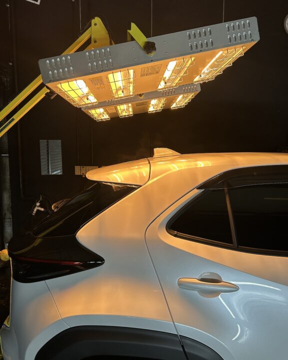 TOYOTA ヤリスクロスセラミックコーティングSystemXPRO施工後近赤外線ヒーター乾燥硬化