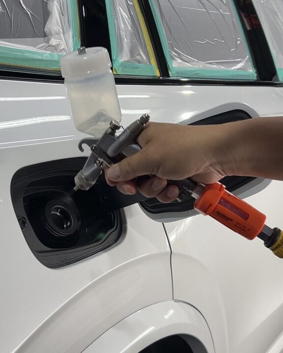 ボルボXC90Gguardグリル給油口吹き付けコーティング施工