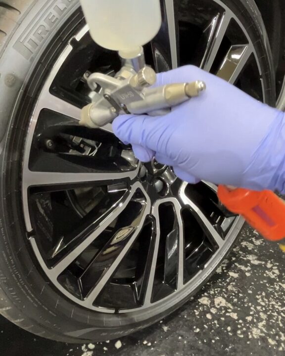 ボルボXC90Gguardホイール吹き付けコーティング施工