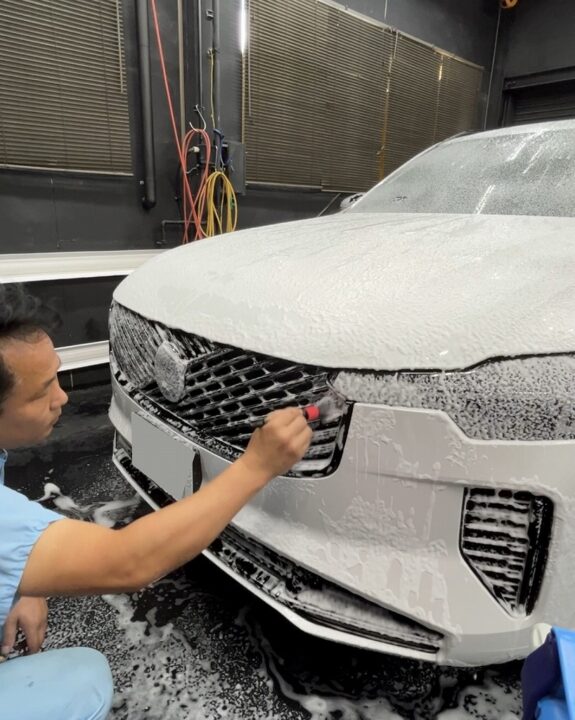 ボルボXC90Gguardガラスコーティング3層(親水)+ホイールコーティング+サンルーフコーティング施工前洗車グリル洗浄