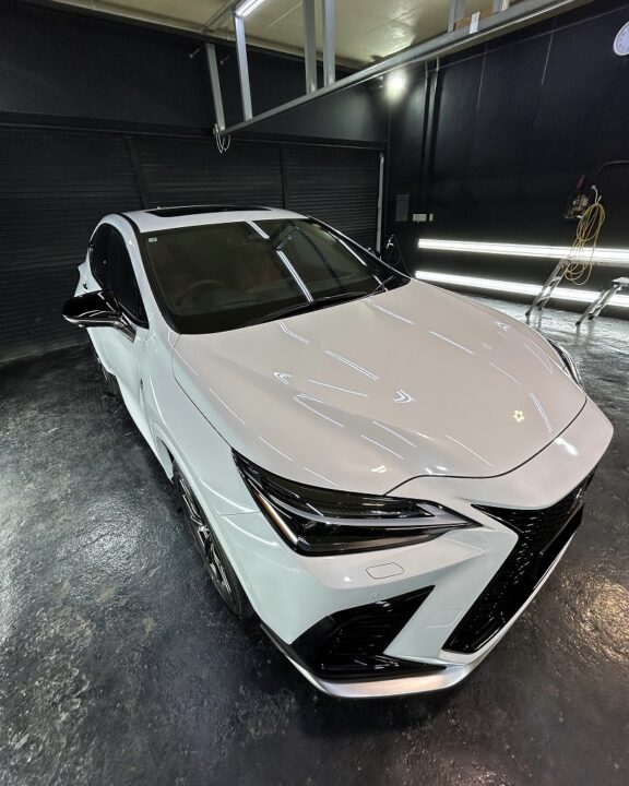 近赤外線ヒーターによるコーティングの硬化は、コーティングの品質と耐久性を向上させるために不可欠です。近赤外線でコーティングを均一に加熱し、分子の結合を促進します。これにより、コーティングは硬化し、耐摩耗性や耐候性が向上し、長期間にわたって効果的な保護を提供します。硬化は均一性を保ち、コーティングの特性を最大限に引き出すことが可能となります。