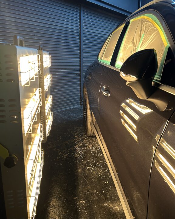 メルセデスベンツ GLB200d Gguardガラスコーティング3層(親水)+ホイールコーティング施工後近赤外線ヒーター乾燥硬化