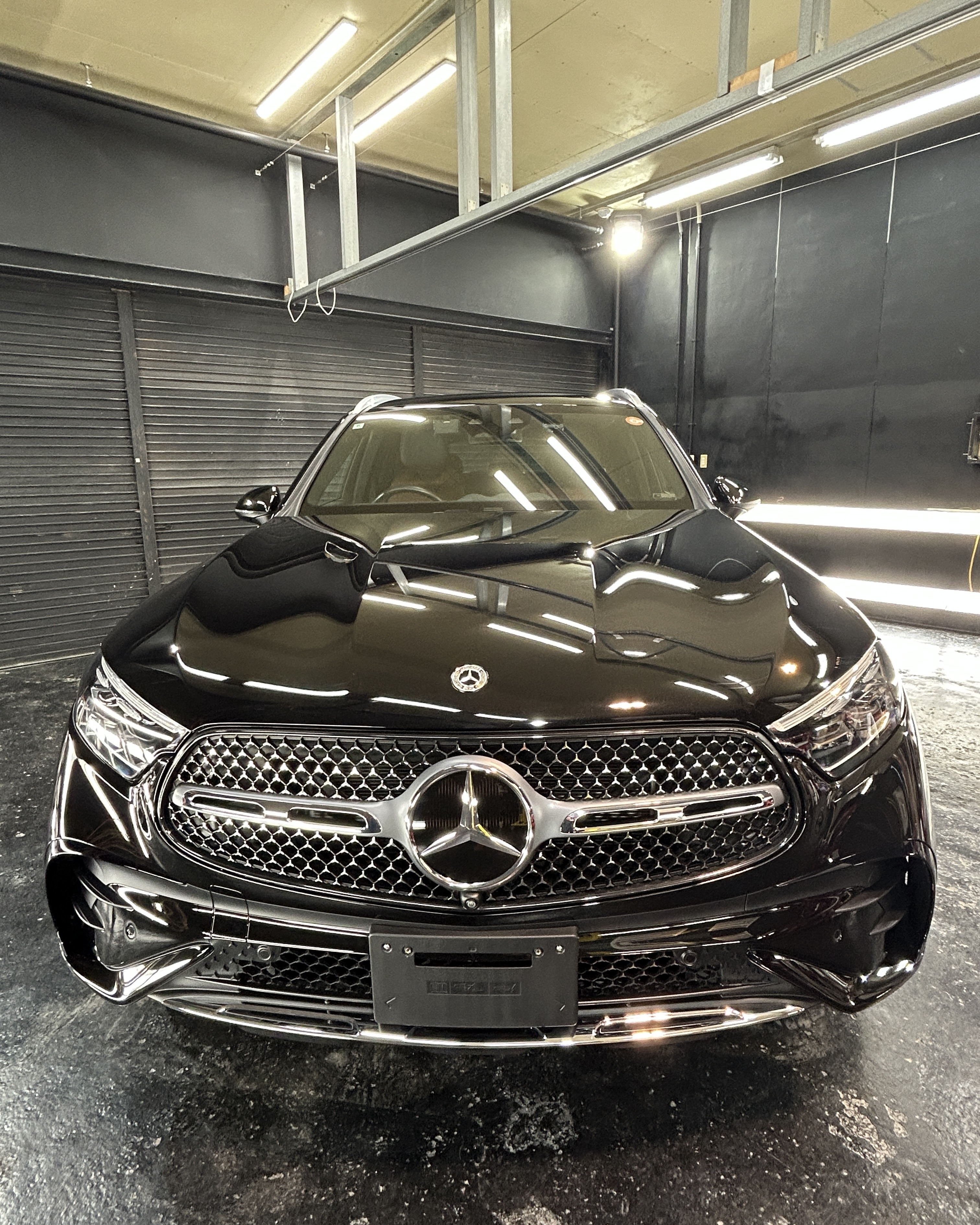 メルセデスベンツ　GLB200d　Ｇguardガラスコーティング３層（親水）＋ホイールコーティング