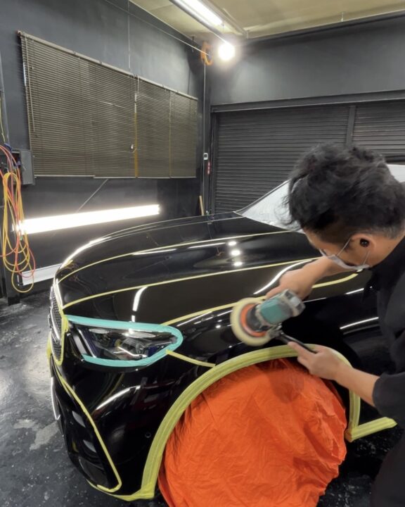 メルセデスベンツ GLB200d Gguardガラスコーティング3層施工前磨き