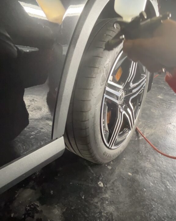 メルセデスベンツ GLB200d Gguardガラスコーティング 素地部吹き付けコーティング施工