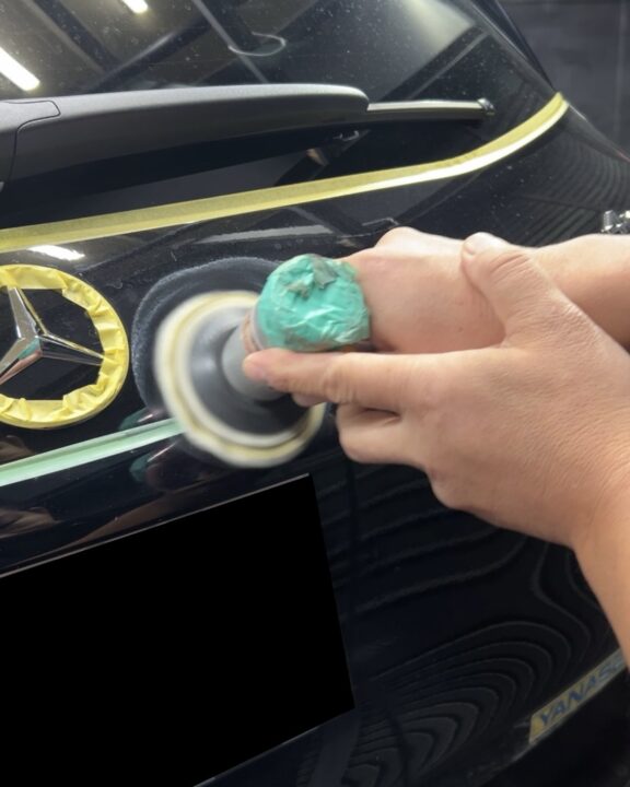 メルセデスベンツ GLB200d Gguardガラスコーティング3層施工前磨き
