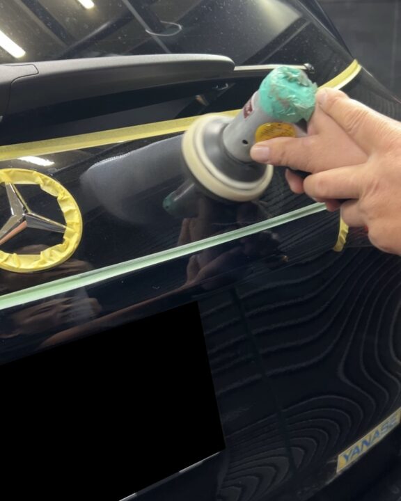 メルセデスベンツ GLB200d Gguardガラスコーティング3層施工前磨き