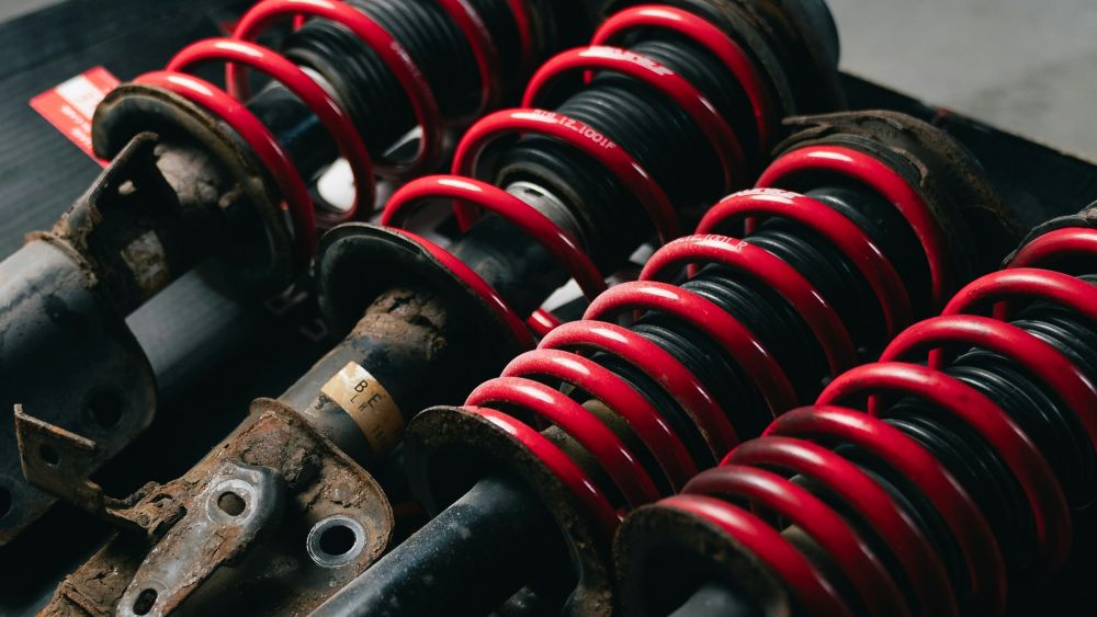 - 鈑金塗装・カーコーティング・車検|山口県 東洋ボデー株式会社 山口県内トップクラスの設備と体制|東洋ボデーの強みとこだわりについて解説するイメージ