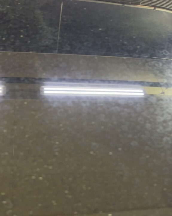 ボルボ XC40 Gguardガラスコーティング3層(親水)施工前サンルーフ磨き前