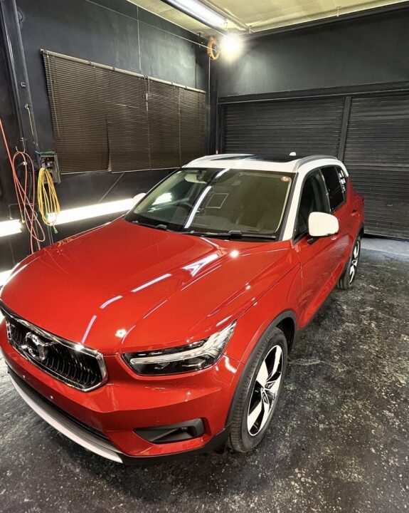 ボルボ XC40 Gguardガラスコーティング3層(親水)磨きハードフィニッシュ施工+サンルーフ撥水コーティング施工