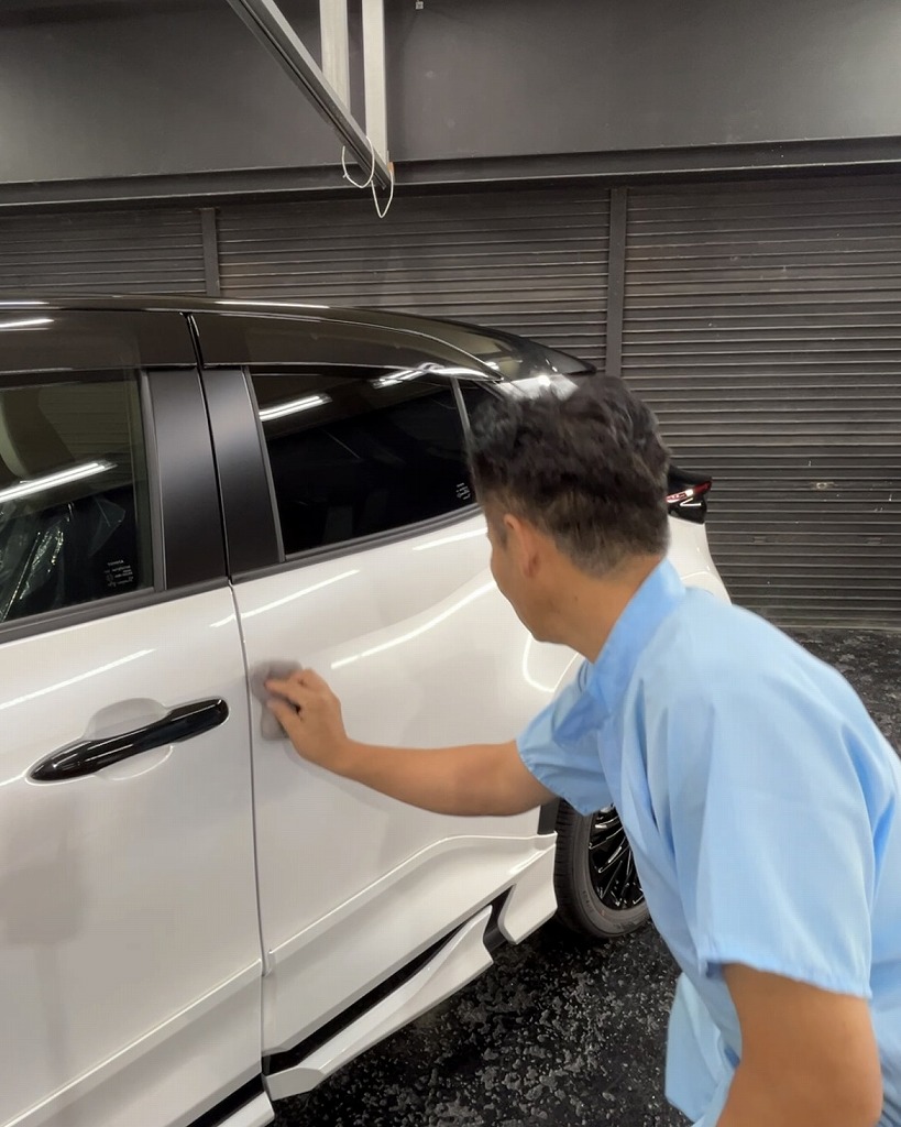 ヤリスクロス セラミックコーティング専用プライマー塗布