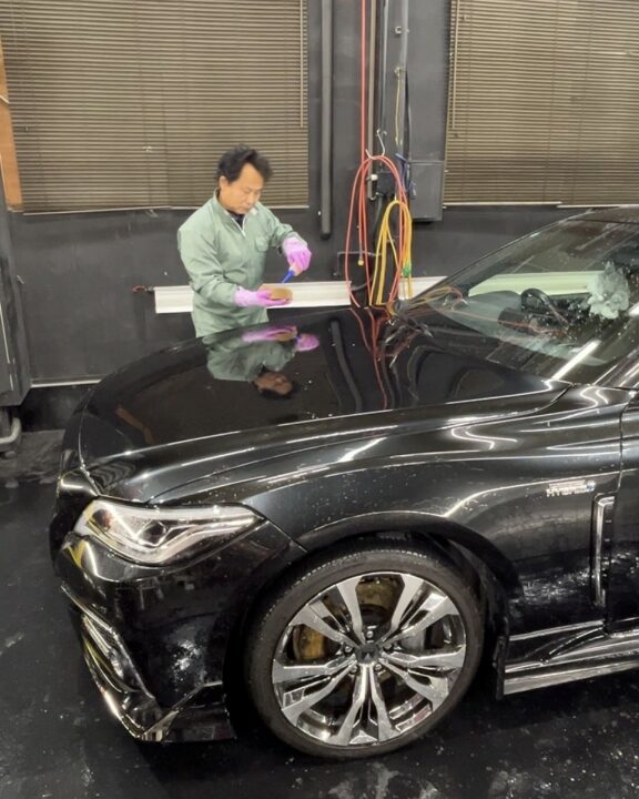 TOYOTAクラウンGguardガラスコーティング3層(親水)+全磨き(ハードフィニッシュ)施工前溶剤を使って付着物除去