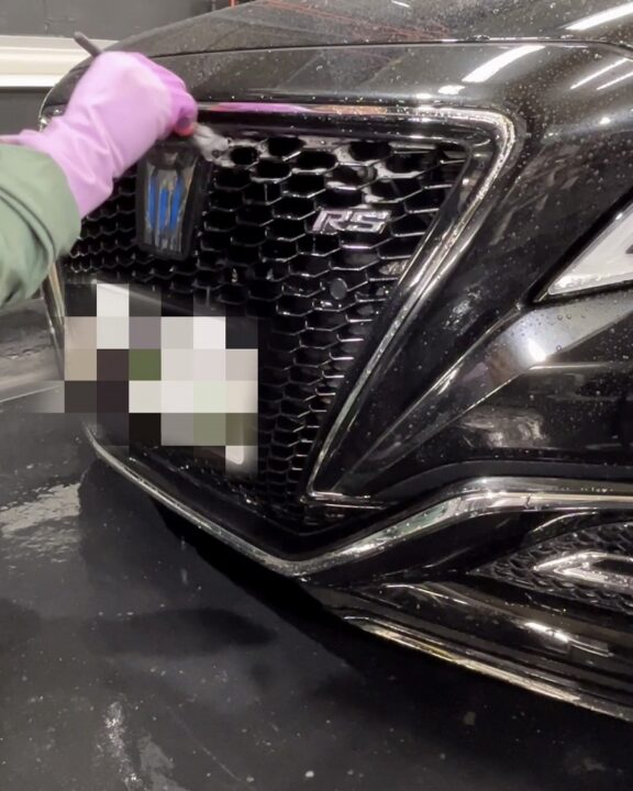 TOYOTAクラウンGguardガラスコーティング3層(親水)+全磨き(ハードフィニッシュ)施工前グリル洗浄