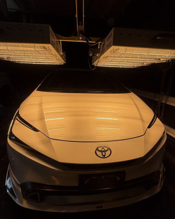 TOYOTA プリウスセラミックコーティングSystemXPROを施工後近赤外ヒーター乾燥