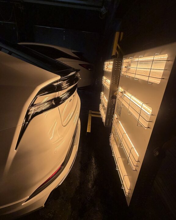 TOYOTA プリウスセラミックコーティングSystemXPROを施工後近赤外ヒーター乾燥