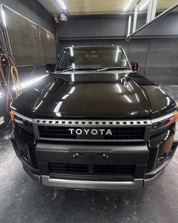 TOYOTAランドクルーザＧguardガラスコーティング３層（親水）＋ホイールコーティング＋シートコーティング