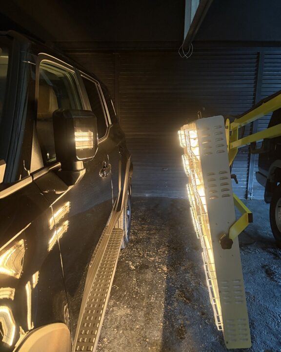 TOYOTAランドクルーザＧguardガラスコーティング施工後近赤外線ヒーターで乾燥硬化