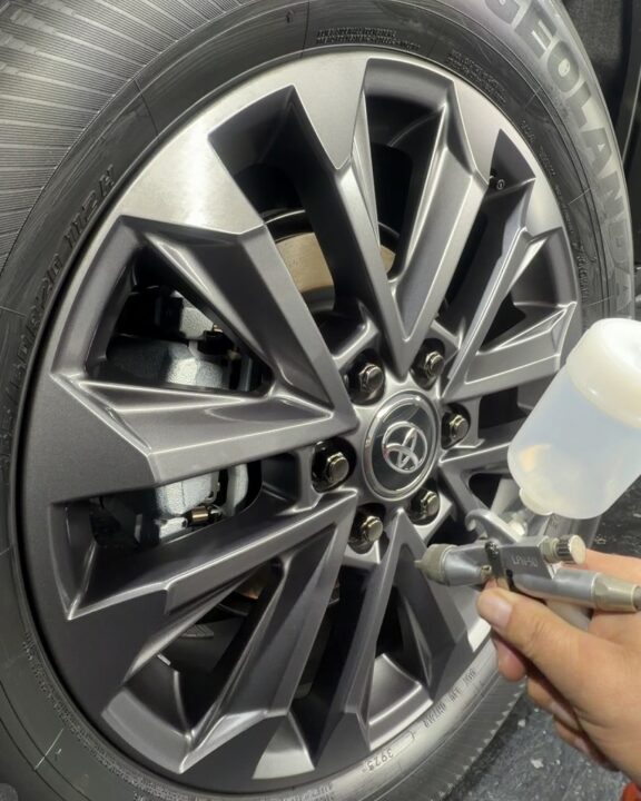 TOYOTAランドクルーザＧguardガラスコーティングホイール吹き付けコーティング施工