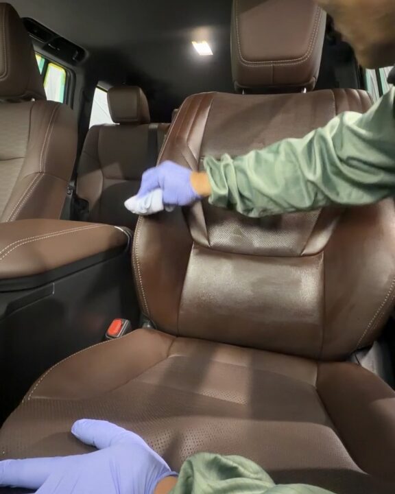 TOYOTAランドクルーザシートコーティング施工 