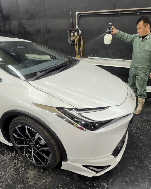 TOYOTA プリウスセラミックコーティングSystemXPROを施工前鉄粉除去剤を使って鉄粉除去溶剤