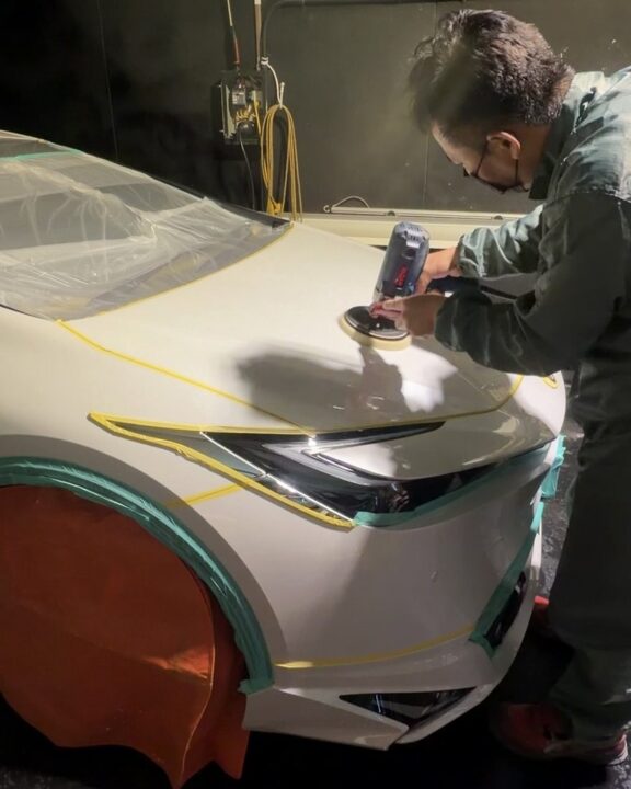 TOYOTA プリウスセラミックコーティングSystemXPROを施工前磨き作業