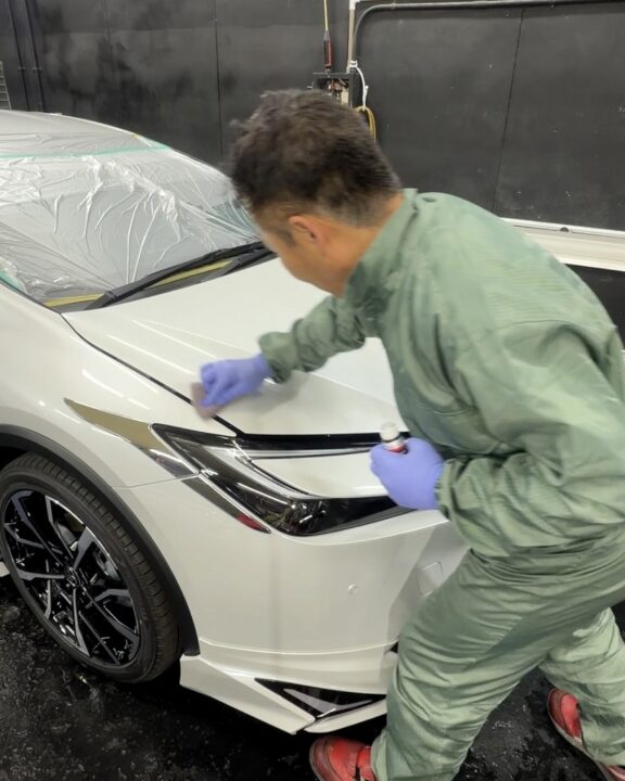 TOYOTA プリウスセラミックコーティング専用プライマー吹き付け施工