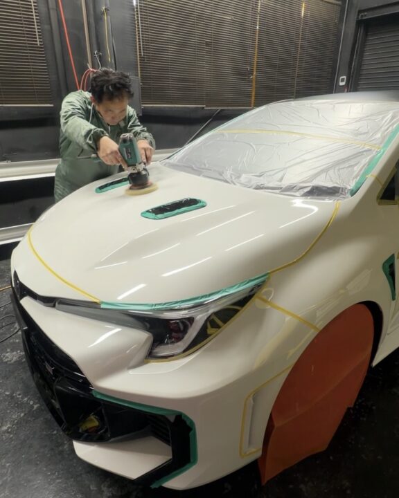 GRカローラセラミックコーティング施工前の磨きで艶出し