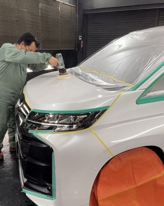 TOYOTA ノアにセラミックコーティングSystemXPROを施工前磨き艶出し白ボケ消し
