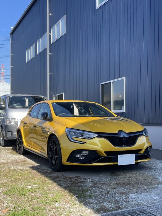 IMG_8655 - 鈑金塗装・カーコーティング・車検|山口県 東洋ボデー株式会社 ルノー・スポール メガーヌ R.S ウルティム スポイラー取付・塗装