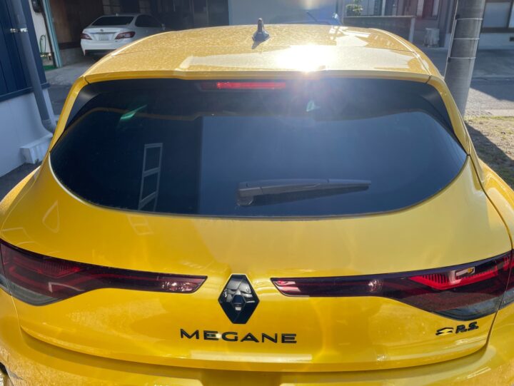 IMG_8661 - 鈑金塗装・カーコーティング・車検|山口県 東洋ボデー株式会社 ルノー・スポール メガーヌ R.S ウルティム スポイラー取付・塗装