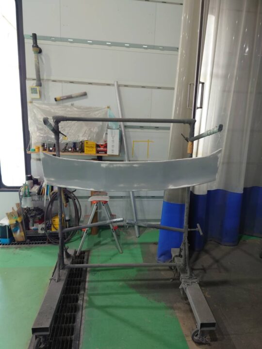 IMG_9088 - 鈑金塗装・カーコーティング・車検|山口県 東洋ボデー株式会社 ルノー・スポール メガーヌ R.S ウルティム スポイラー取付・塗装