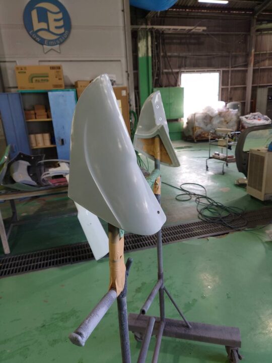 IMG_9090 - 鈑金塗装・カーコーティング・車検|山口県 東洋ボデー株式会社 ルノー・スポール メガーヌ R.S ウルティム スポイラー取付・塗装